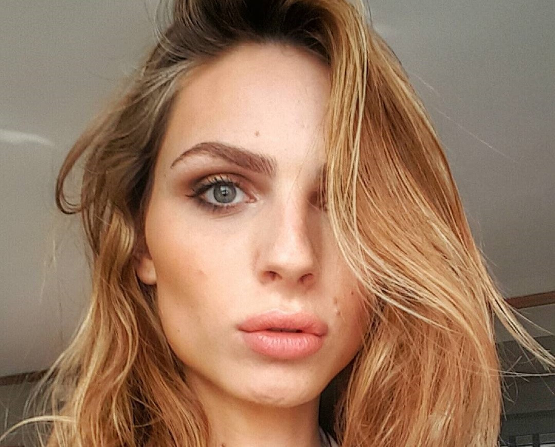 In urma cu doi ani era barbat, iar acum este o femeie care pozeaza fara retineri in lenjerie intima. Cum arata Andreja Pejic