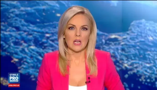 O soferita de 19 ani a intrat cu masina intr-un camion, chiar in centrul Capitalei. Ce a facut tanara imediat dupa accident