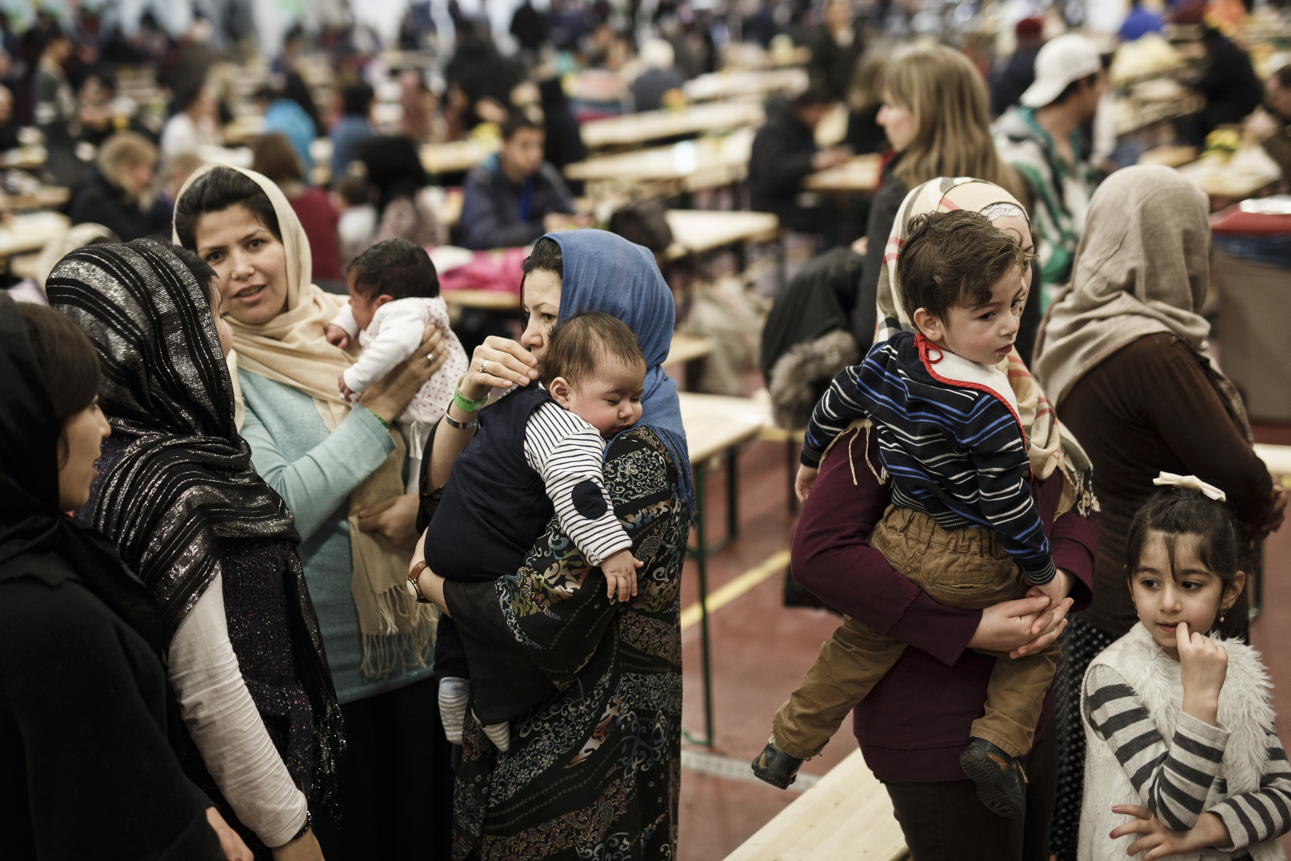 Germania ia masuri pentru integrarea celor 1 milion de refugiati care cer AZIL. Legea dura pe care vor sa o impuna