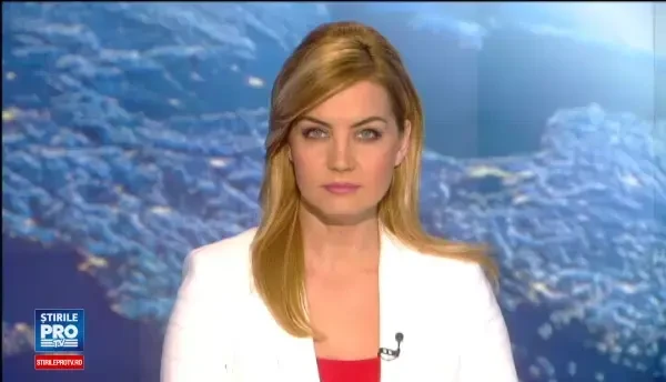 Panica intr-un bloc cu zece etaje din Ploiesti, unde a izbucnit un incendiu. Doua persoane au ramas captive in apartamente