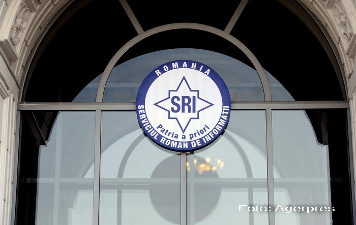 Fost ofiter SRI, prins in flagrant in timp ce lua mita 2.000 de lei. Ce i-ar fi promis sefului unui club sportiv