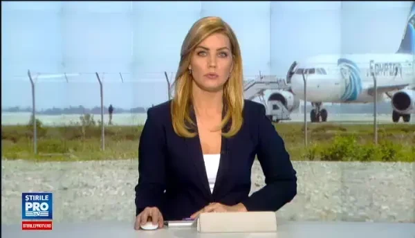 Criza de pe aeroportul din Larnaca s-a incheiat, atacatorul a fost arestat. Momentul in care un ostatic sare pe geam. VIDEO