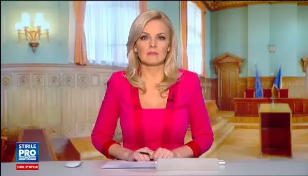 O eleva din Pitesti a cerut ordin de restrictie impotriva tatalui sau, dupa ce a batut-o si a ras-o in cap. Dezvaluirile fetei