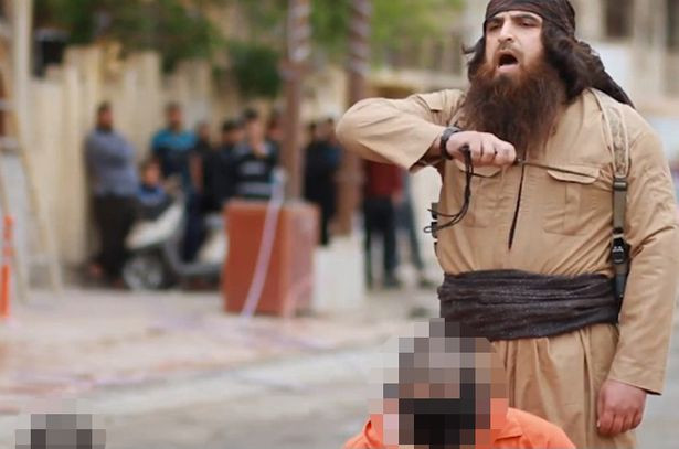 Statul Islamic a decapitat 3 luptatori kurzi, in plina strada. Mesajul amenintator transmis de calau in inregistrarea video