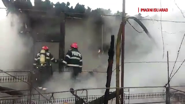 Interventie a pompierilor din Arad la o magazie ce ardea, in care s-ar fi aflat un om. Ce au gasit dupa stingerea incendiului