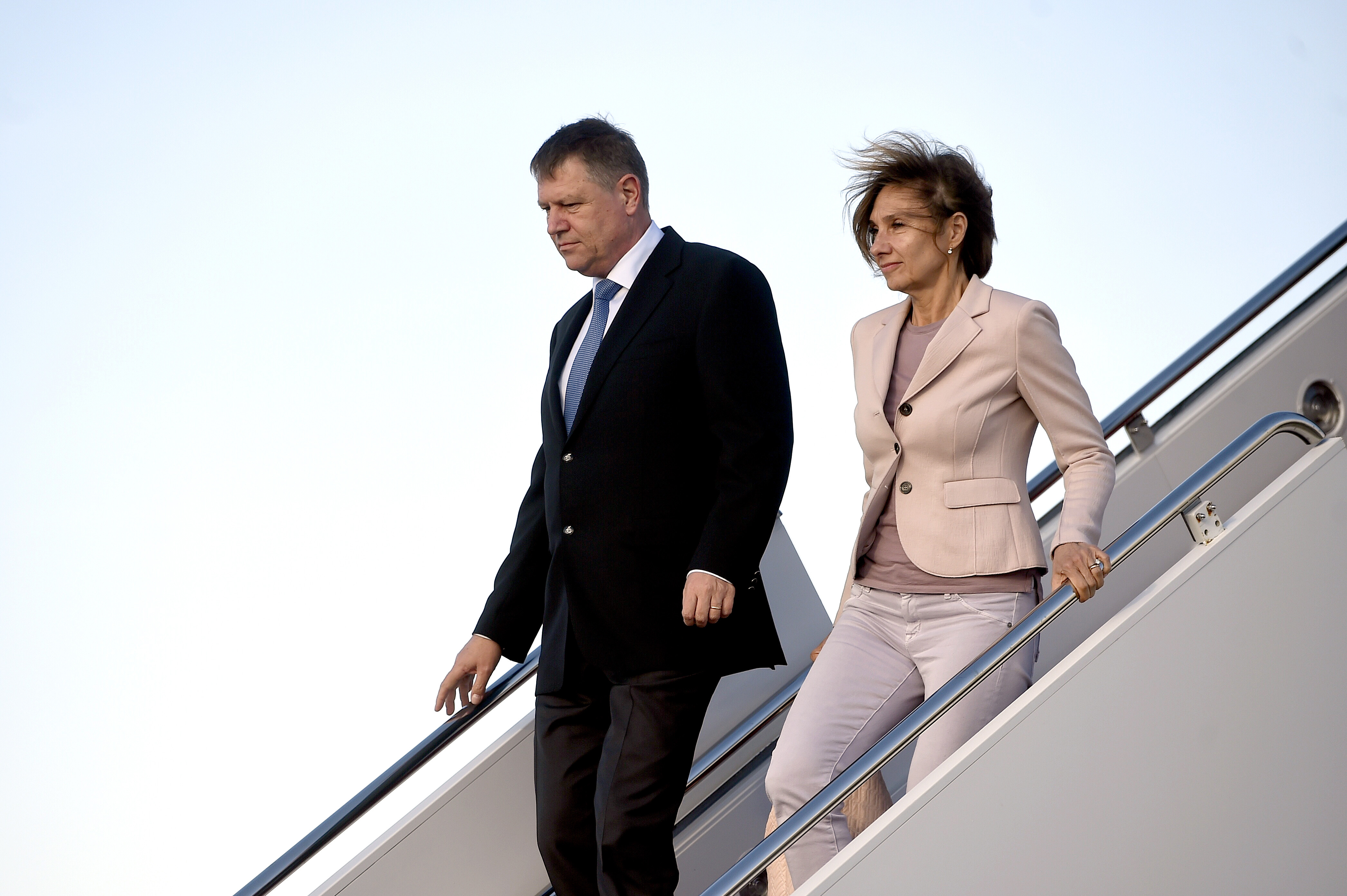 "Ce sotie tanara si frumoasa aveti!" Cum a fost intampinat Klaus Iohannis la Muzeul Memorial al Holocaustului, in SUA