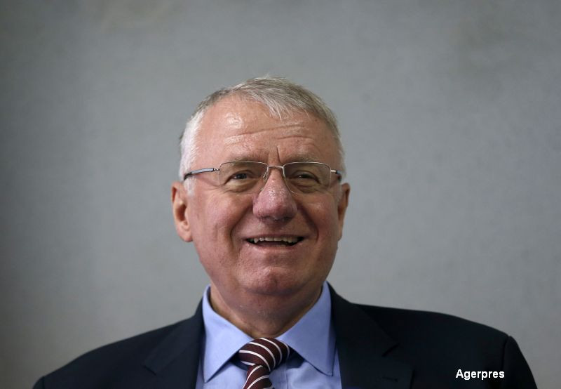 Ultranationalistul sarb Vojislav Seselj, acuzat de crime de razboi si crime impotriva umanitatii, a fost achitat