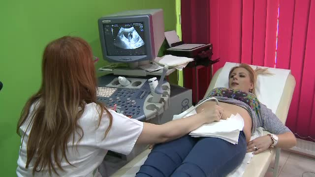 Romancele gravide ajung sa plateasca peste 5.000 de lei pentru analize. Un proiect de lege promite sa le scape de cheltuieli