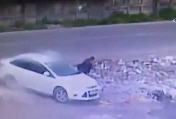 Masina cu bomba care a explodat in Turcia, surprinsa de camere. Sapte politisti au murit, 27 de persoane, ranite