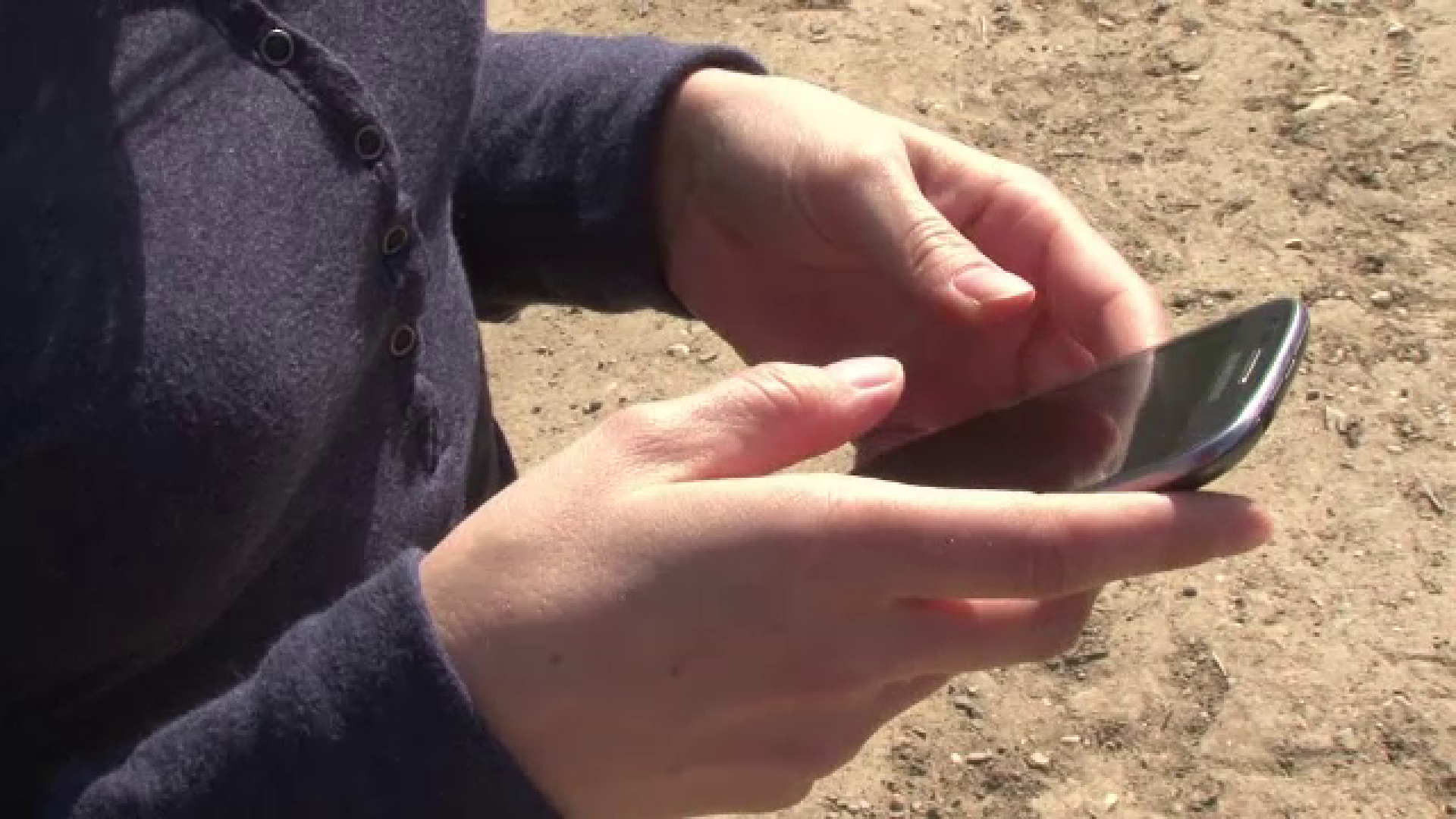 Si-a dat foc dupa ce s-a certat cu iubita si s-a ales cu arsuri pe 60% din corp. Parinte: "L-am auzit ca injura la telefon"