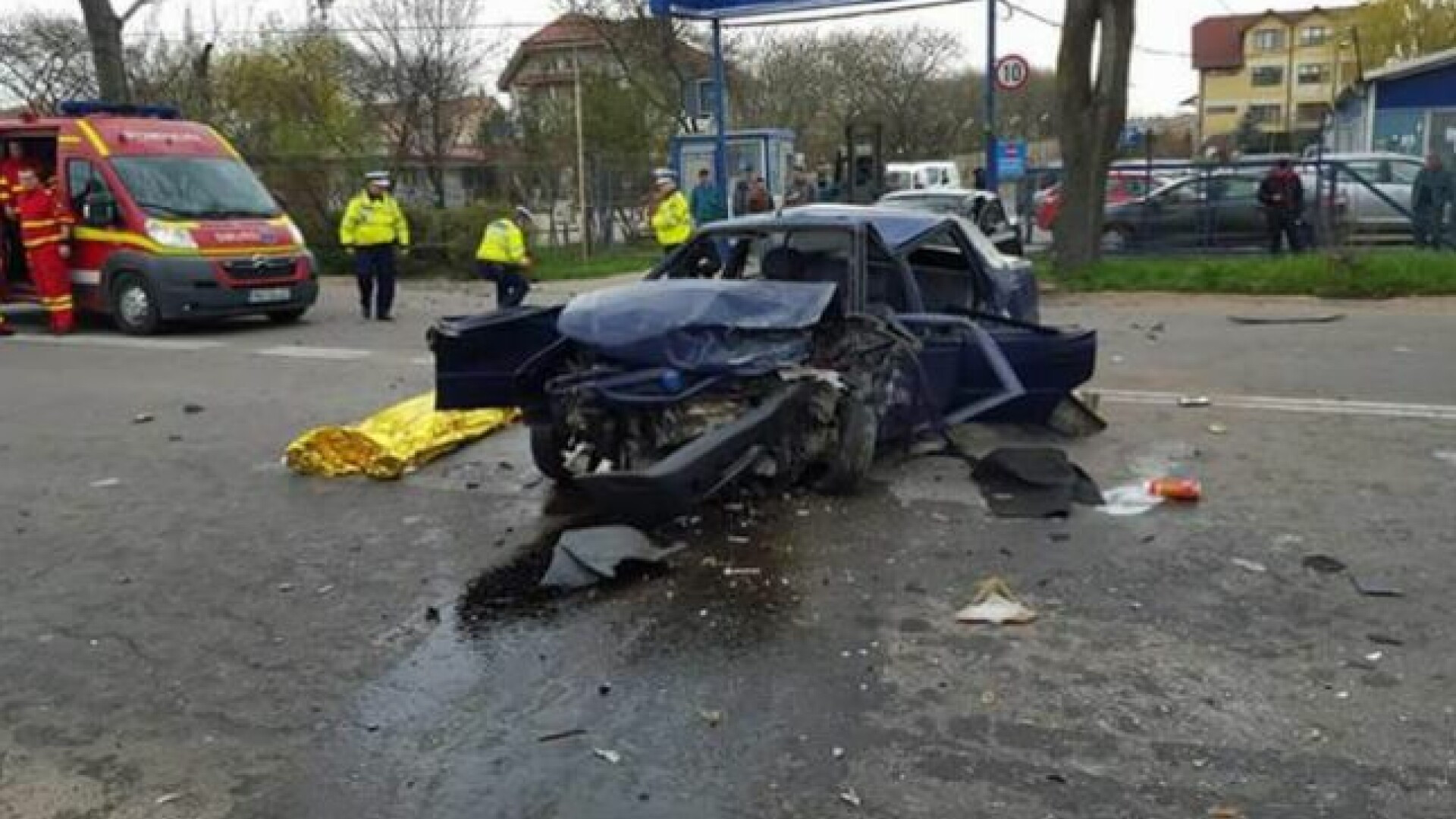 FOTO Teribil accident pe drumul de centura al Galatiului. Un tanar de 26 de ani si-a pierdut viata