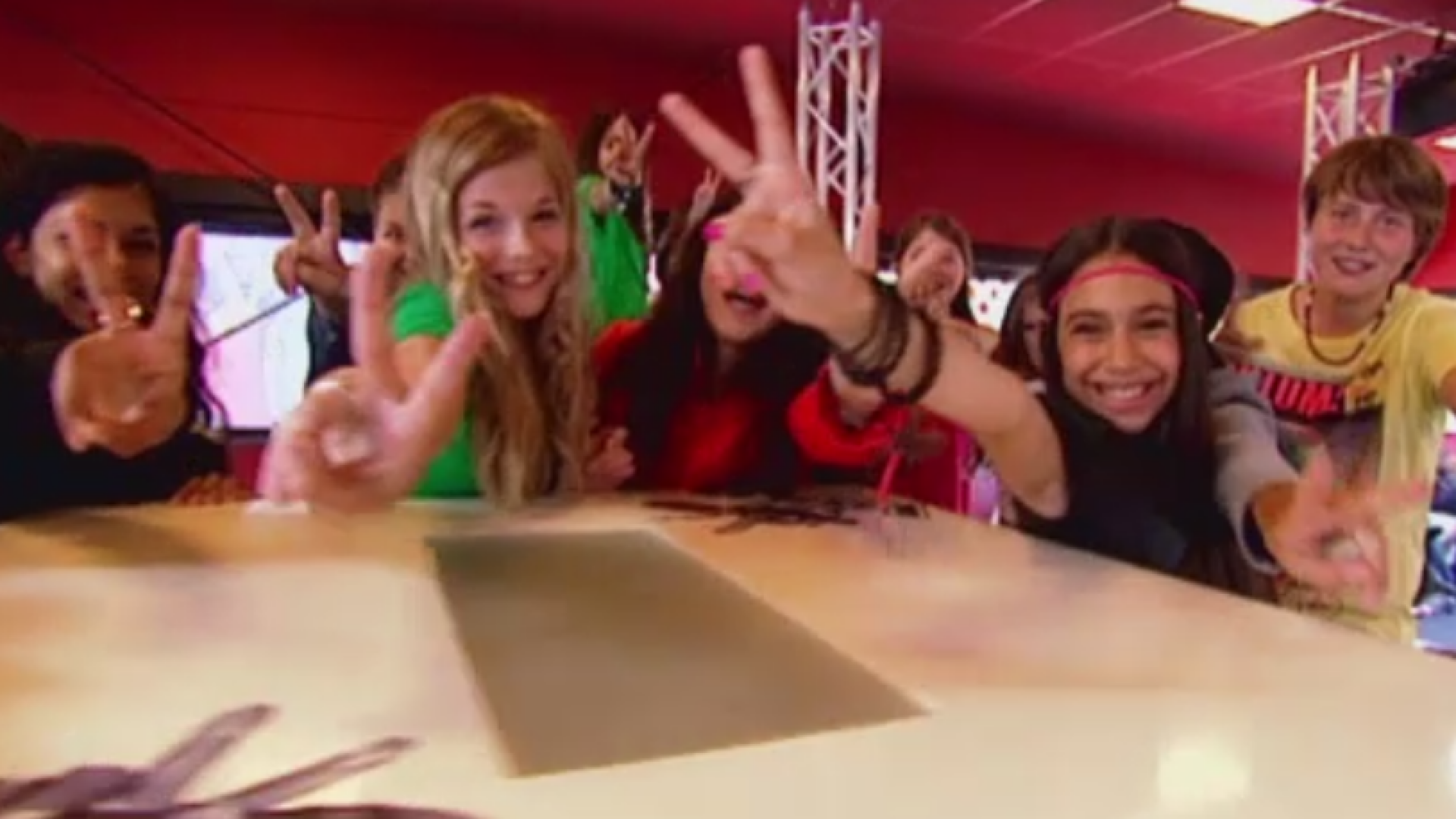 Preselectiile pentru 'Vocea Romaniei Junior'' ajung in weekend la Bucuresti. Unde se pot inscrie cei mici