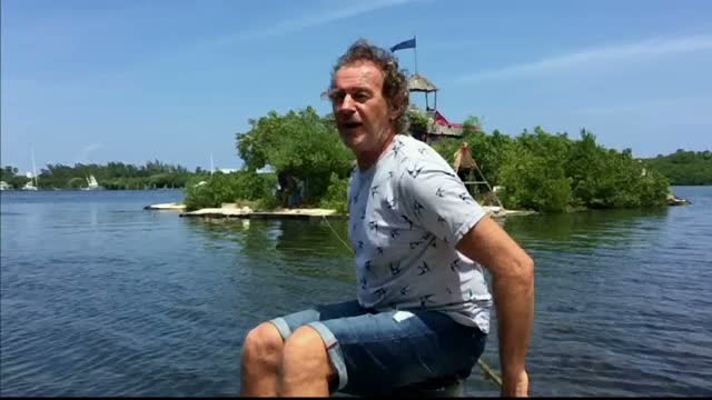 Si-a construit propria insula, in Mexic. Materialele folosite au transformat-o intr-o adevarata atractie turistica