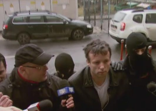 Interviul dat de hackerul Guccifer pentru Fox News. Romanul sustine ca nu e singurul care i-a spart emailul lui Clinton