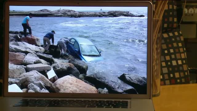 Soferita salvata de la inec, dupa ce a ajuns cu masina intr-un golf. Martorii au fost cei care i-au sarit in ajutor