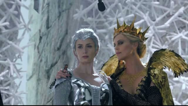 Chris Hemsworth si Charlize Theron fac din nou echipa pe marile ecrane, in pelicula "Razboinicul Vanator si Craiasa Zapezii"