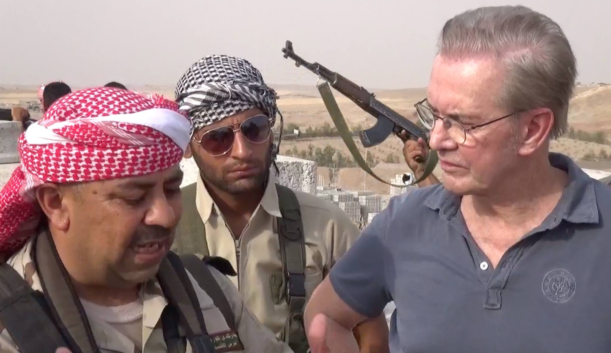 In inima terorii. Marturiile primului jurnalist occidental caruia i s-a permis sa ajunga in spatele liniilor ISIS