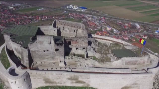 Cetatea Devei s-a redeschis, dupa 3 ani. Noutatile pe care le-au descoperit primii turisti, dupa restaurari