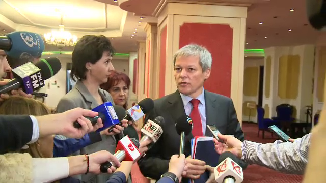 "De 3 luni tot vorbim de remanieri." Ministrii care ar putea fi inlocuiti de Ciolos imediat dupa Paste