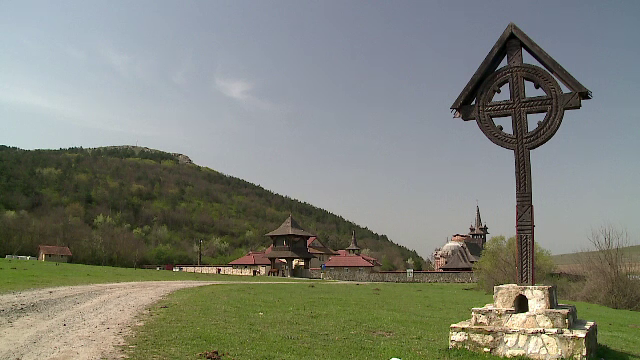 Oferte speciale pentru romanii care vor sa-si petreaca Pastele la manastire. Cat costa 3 nopti de cazare