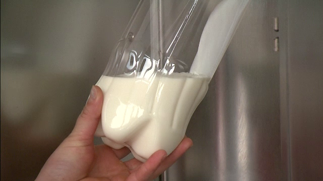 "Revolutie" pe etichetele produselor lactate. Producatorii sunt obligati de lege sa spuna cat lapte praf au folosit