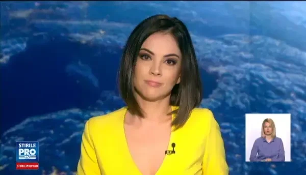 Cativa jurnalistii au salvat de la moarte un barbat. Utilajul in care acesta se afla fusese incercuit de flacari