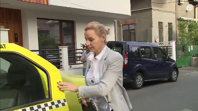 Zeci de parinti au protestat, dupa ce educatoarea care agreseaza copii a fost lasata libera. De ce ar putea fi amendati