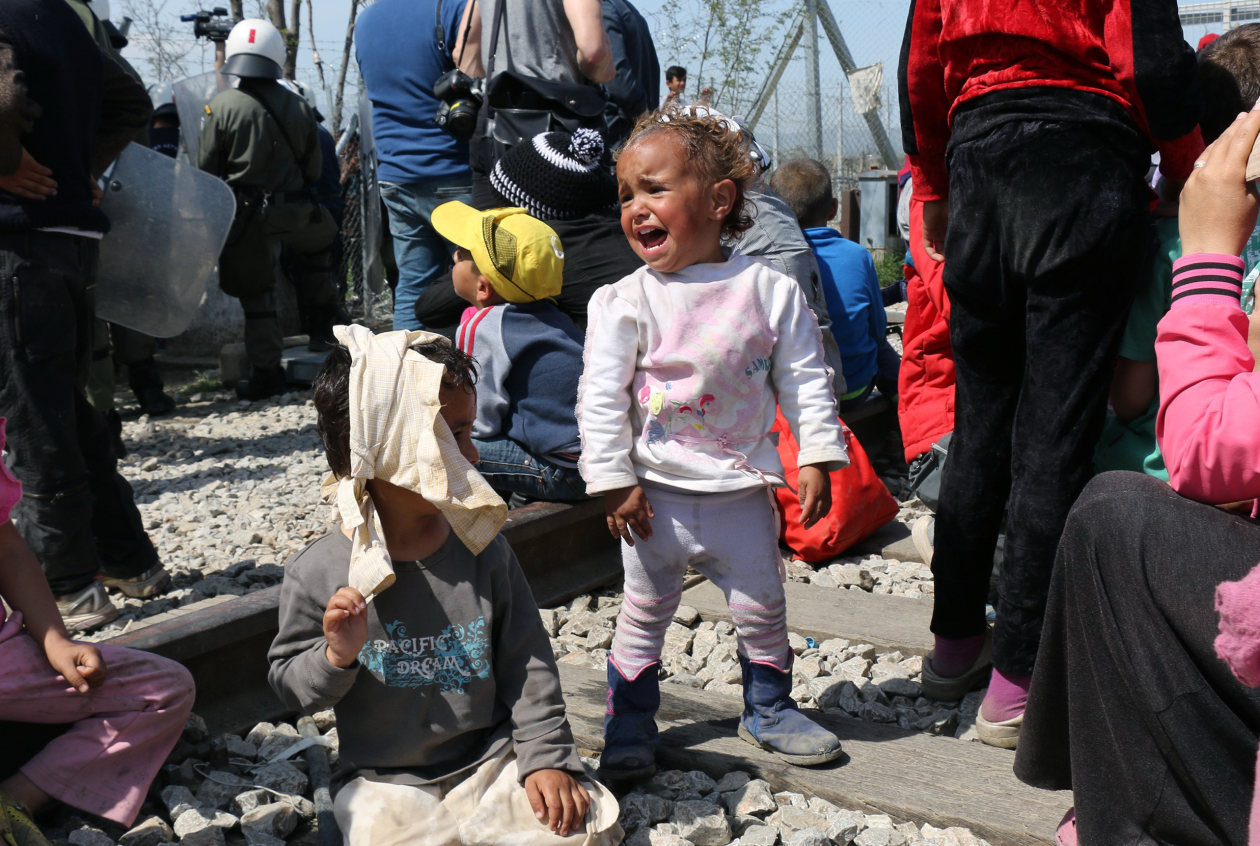 Refugiatii care ar putea fi deportati ameninta cu sinucideri in masa si "scene ingrozitoare" in Grecia: "Tot ce vrem e azil"