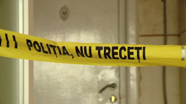 Barbat de 53 de ani, injunghiat mortal de iubita lui. Speriata, femeia a chemat ambulanta si a anuntat autoritatile
