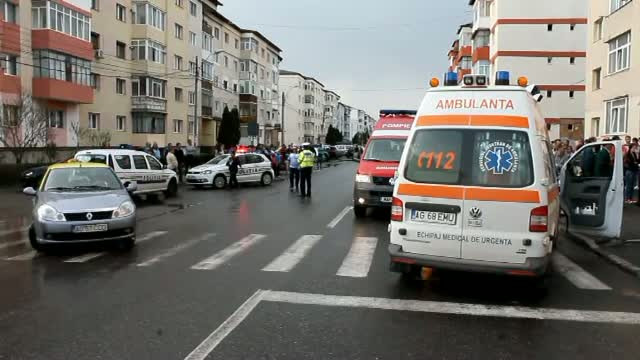 Copila de 12 ani, lovita pe o trecere de pietoni din Curtea de Arges. Eleva a murit cateva ore mai tarziu, la spital