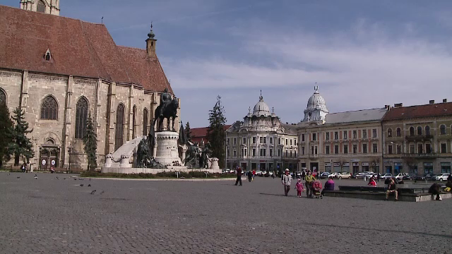 Clujenii ies in strada in sprijinul medicilor Camelia Roiu si Elena Voicu, care au rupt tacerea