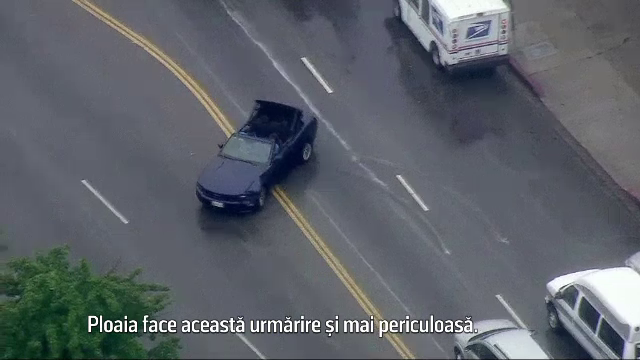 Urmarire ca la Hollywood pe o sosea din Los Angeles. Fugarii au facut drifturi si au dansat in fata politistilor