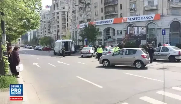 Pachet suspect, gasit langa Ambasada Israelului, in centrul Capitalei. Zona a fost impanzita de echipaje de politie