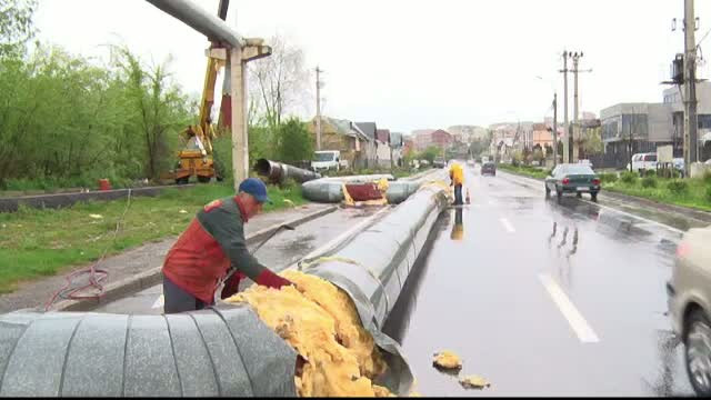 Neglijenta unor muncitori a fost la un pas sa provoace moartea unei soferite. Tanara s-a salvat in ultima clipa
