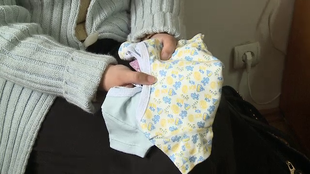 Cine e tanara care si-a abandonat bebelusul in fata unui bloc din Arad. Dezvaluirea dramatica facuta politistilor