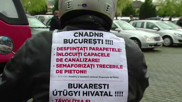 600 de soferi au protestat pe drumul unde isi risca zilnic viata. Localnici au ajuns la capatul rabdarii