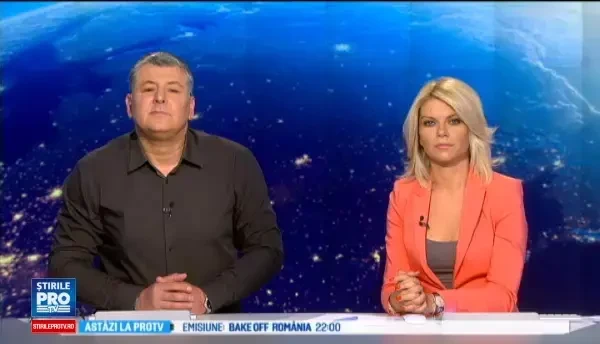 Masini din perioada dictatorilor comunisti, expuse intr-un muzeu din Varna. Langa ce automobil apare Nicolae Ceausescu