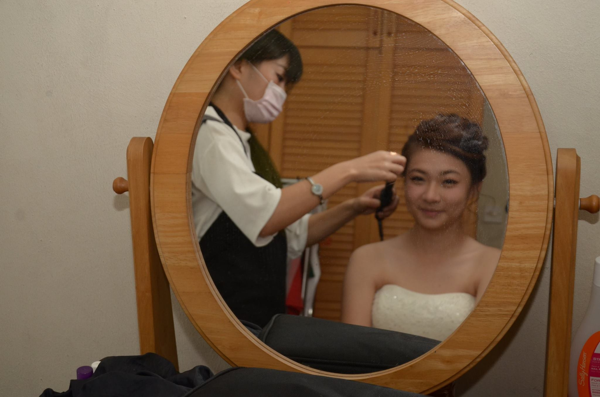 Trebuia sa fie cea mai frumoasa zi din viata ei, dar nu se astepta ca fotograful sa faca asta! Ce a patit mireasa