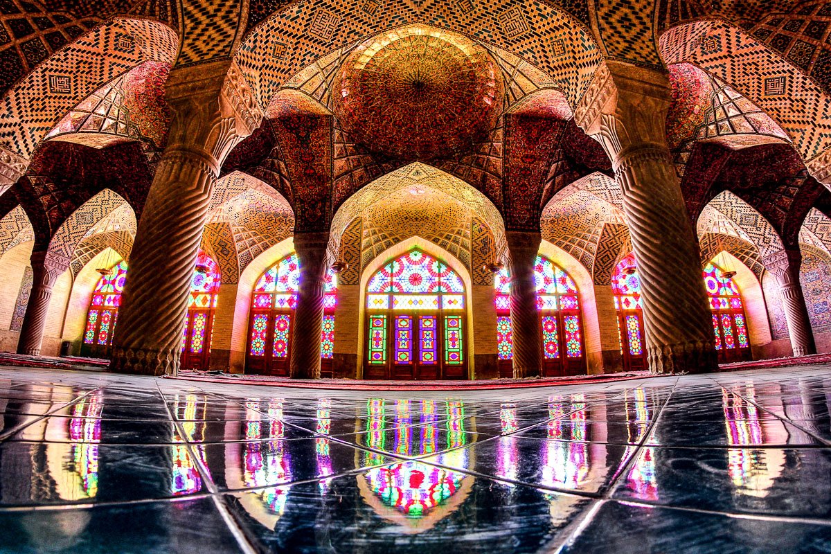 Moscheea Nasir Al-Mulk, cunoscuta si ca