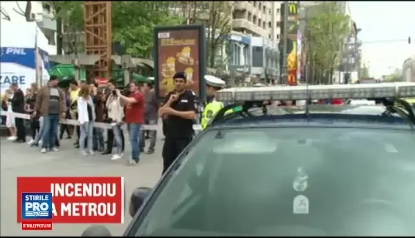 INCENDIU la metroul din Capitala. Doua femei intoxicate cu fum au fost transportate la spital. Statia a fost deschisa