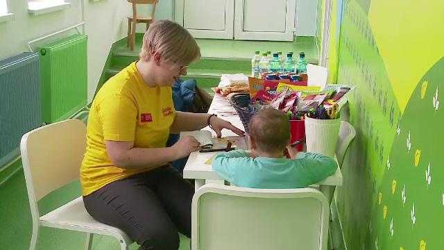 Un spital de pediatrie din Cluj a ajuns sa arate ca o gradinita. Gestul impresionant facut de voluntarii unei asociatii
