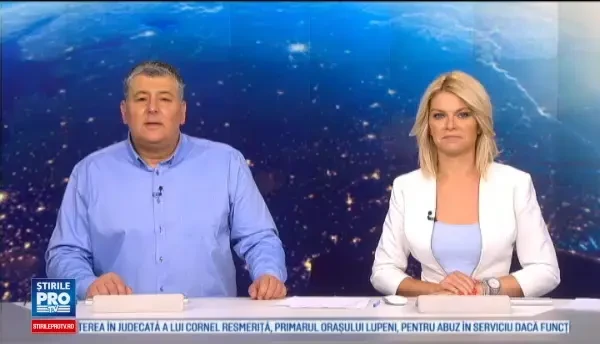 Doi tineri din SUA, mult prea indragostiti pentru a observa lumea din jur. Ce s-a intamplat in timp ce se sarutau intr-un bar