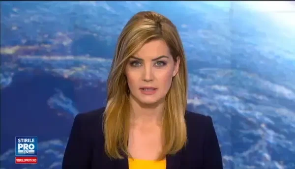 Tanara transportata la spital, dupa ce a fost lovita intr-un accident in Braila. Camerele de supraveghere au surprins totul