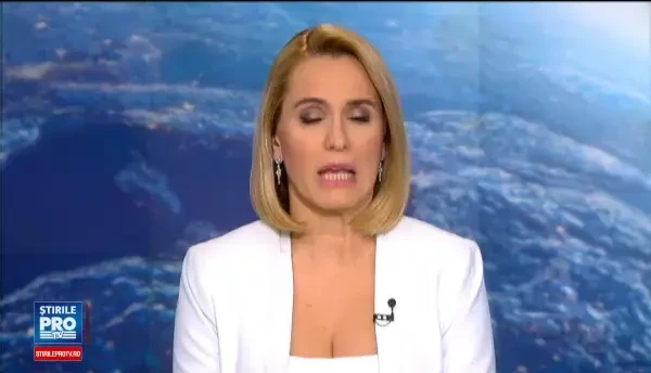 Ministrul Muncii, Ana Costea, si-a dat demisia in urma scandalului privind legea salarizarii bugetarilor. Ciolos a acceptat-o