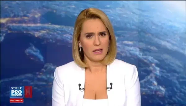 Imagini revoltatoare filmate de un client intr-un magazin. Ce face vanzatoarea cu o bucata de carne scapata pe jos