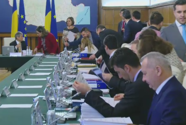 Se schimba ministrul, dar problemele raman. Negocierile privind salariile bugetarilor se reiau saptamana viitoare