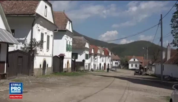 Un loc ascuns din Muntii Apuseni atrage turisti din toata Europa. Cat costa un sejur intr-un castel vechi de 700 de ani