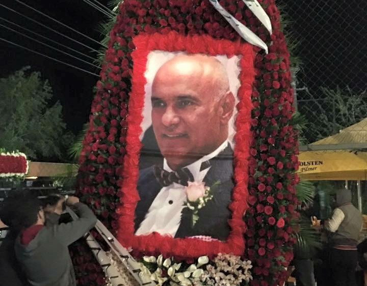 Scene halucinante la inmormantarea lui Fane Spoitoru. Peste o mie de oameni s-au calcat in picioare la Cimitirul Bellu