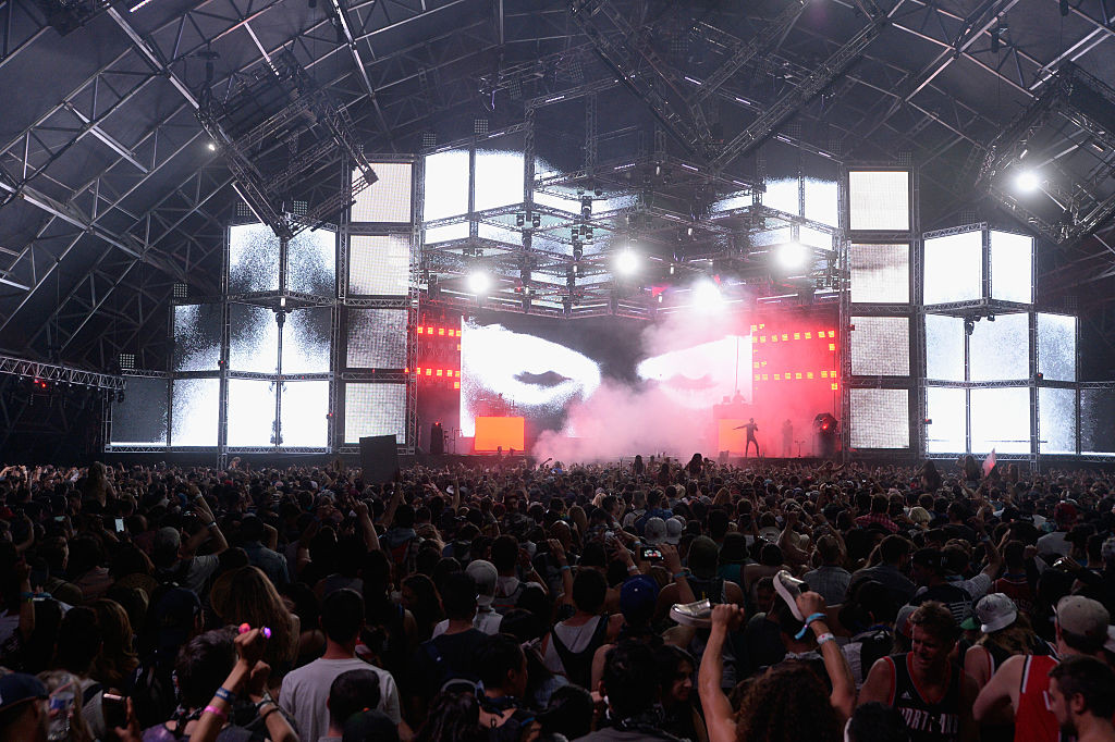 Patru tineri au murit la un festival de muzica electronica, dupa ce si-au pierdut cunostinta si au intrat in coma