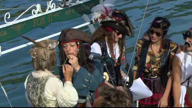 S-au casatorit pe o barca de pirati si si-au jurat iubire pe spaghete. Cum arata prima nunta in stil pastafarian